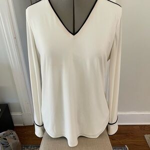White House Black Market Cream V-Neck Long Sleeve Top